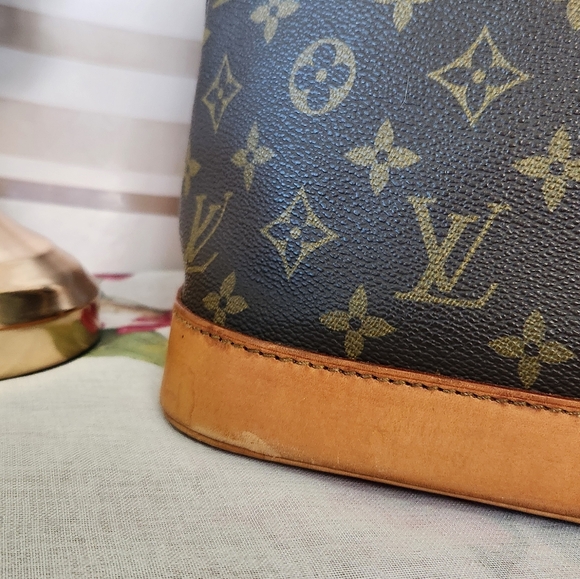 - `ღ´- ♥ -`ღ´ FABULOUS CONDITION `ღ´- ♥ -`ღ´ Authentic Louis Vuitton ALMA - Picture 8 of 17